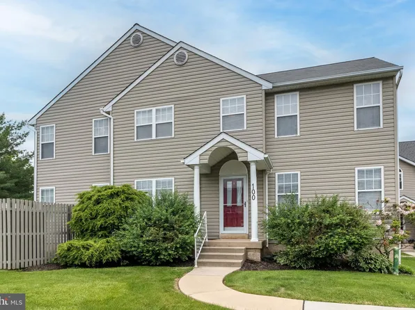 100 Galway Cir, Chalfont, PA 18914