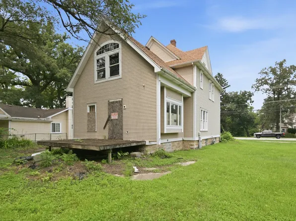 20 E Main St, Glenwood, IL 60425