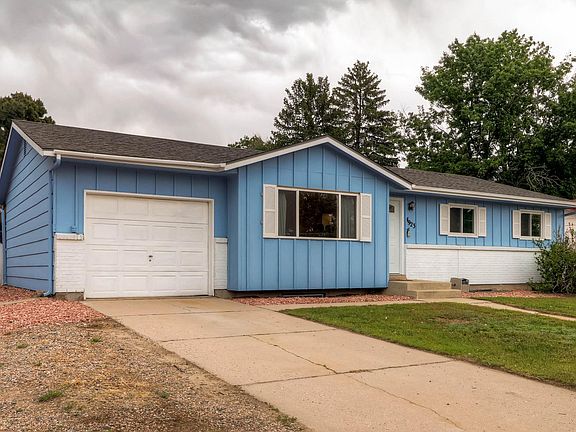 3rd image of 4923 Villa Cir