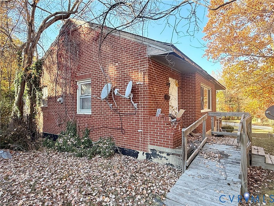 4th image of 371 Norwood Dr