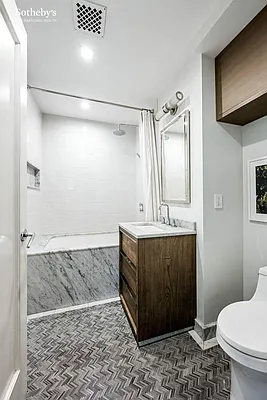 Sold by Sotheby's International Realty | media 10