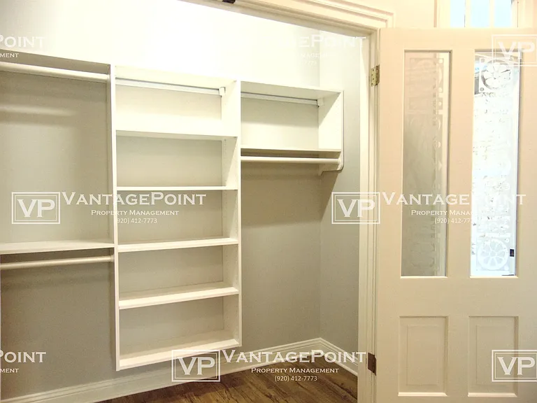 121-123 W Wisconsin Ave #121-1/2 — Photo 13