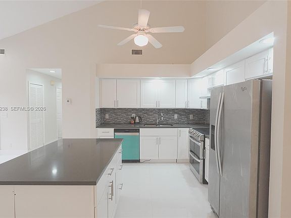 5th image of 518 NE 48th St #518