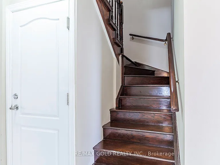 1 Ripley Cres — Photo 12