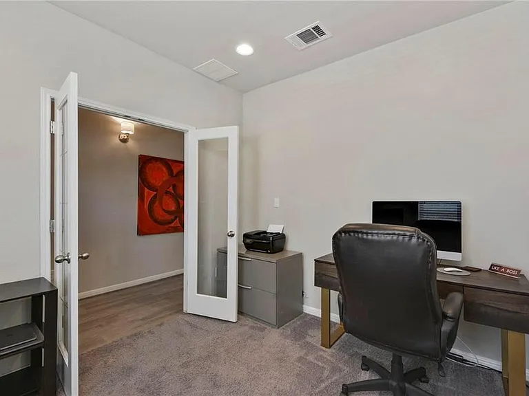 1052 Myrna Bnd — Photo 6