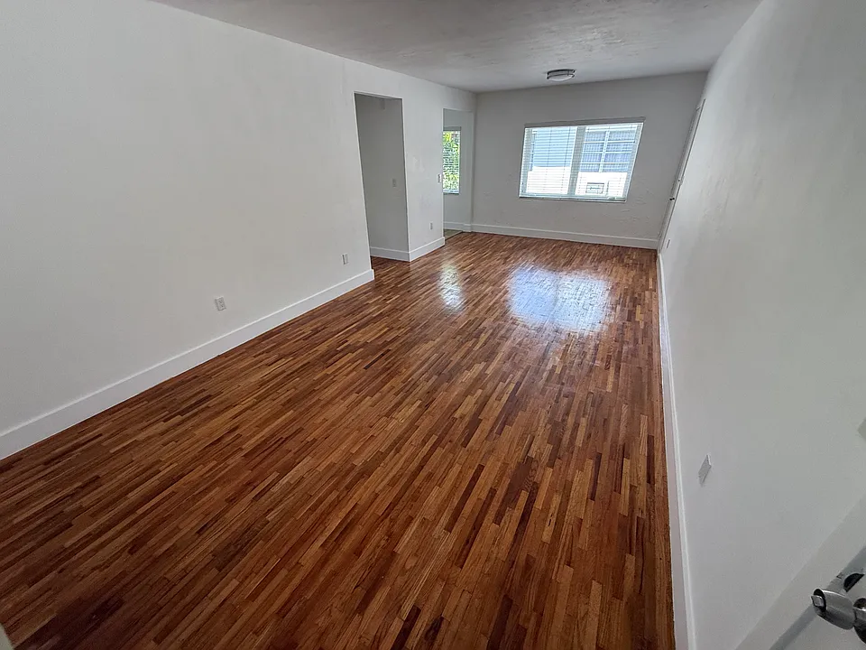 406 Malaga Ave #4