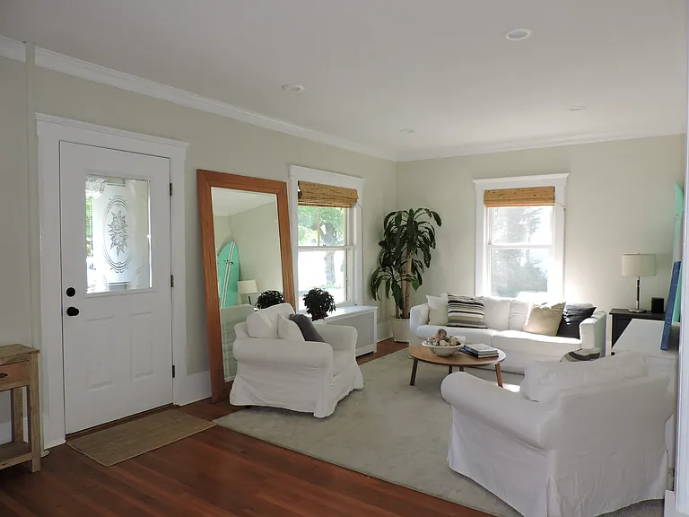 186 Godwin Ave — Photo 2