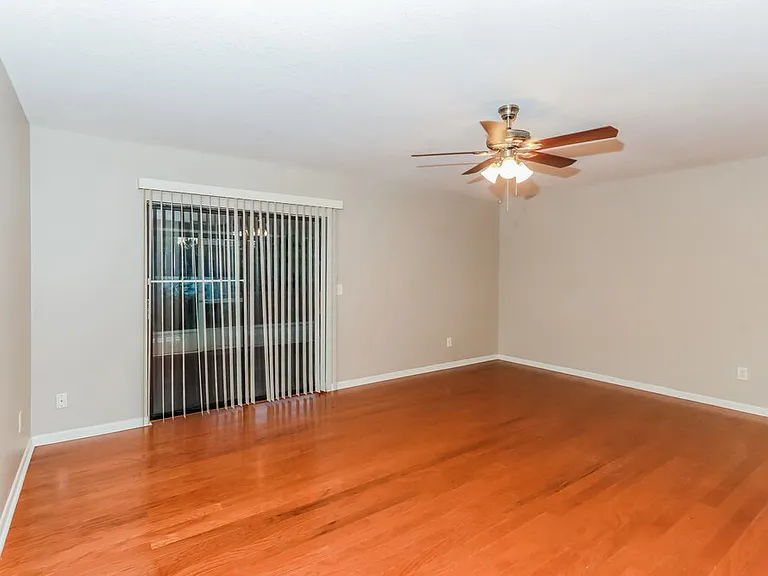 7815 Capwood Ave — Photo 3