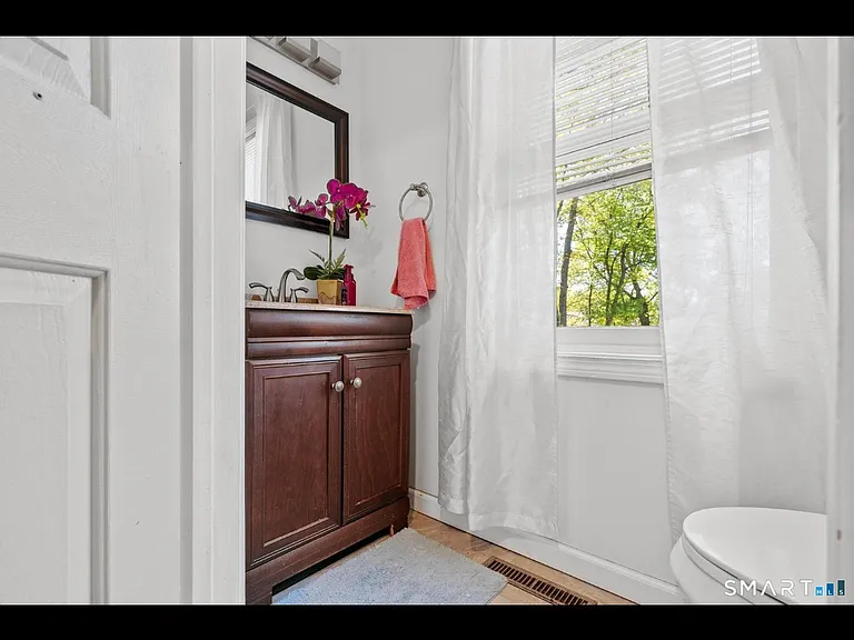 193 Abbotsford Ave #193 — Photo 4