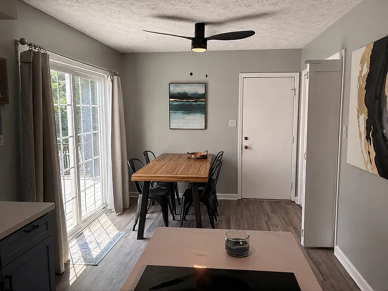 4009 Pinehurst Dr — Photo 4