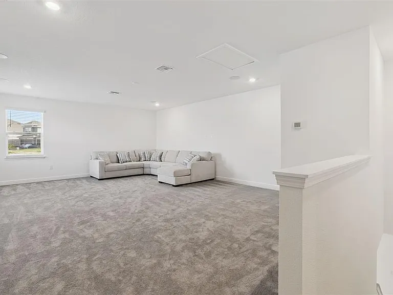 2025 Axel St — Photo 14