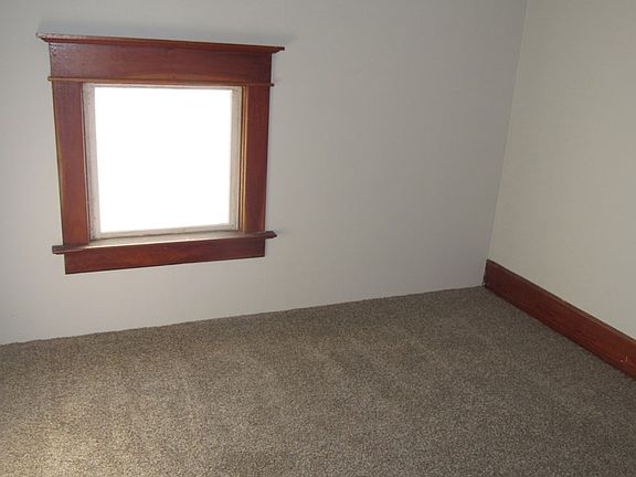 Upper bedroom walk-in closet