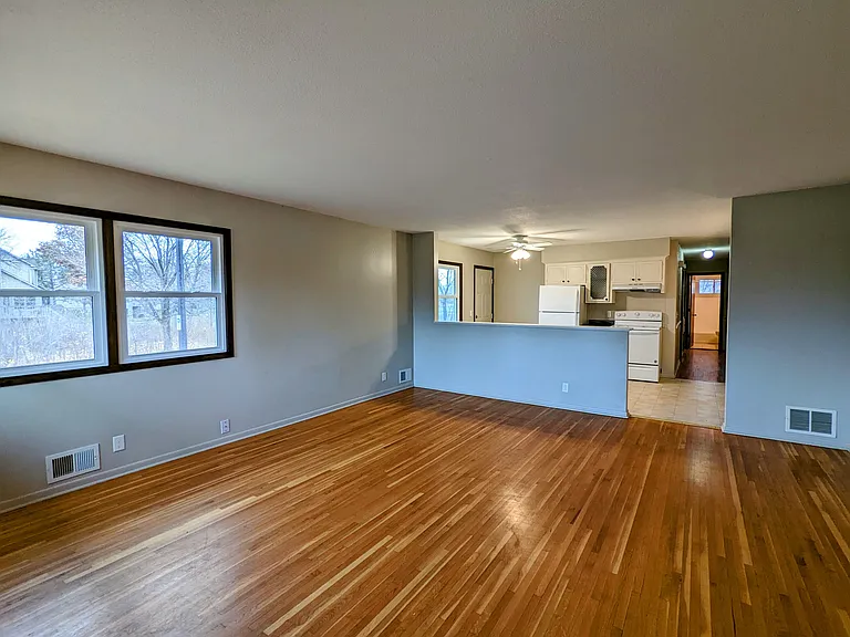 5115-5117 Washington St NE — Photo 1