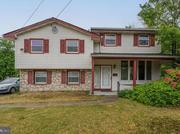 250 Hendrickson Ave, Edgewater Park, NJ 08010