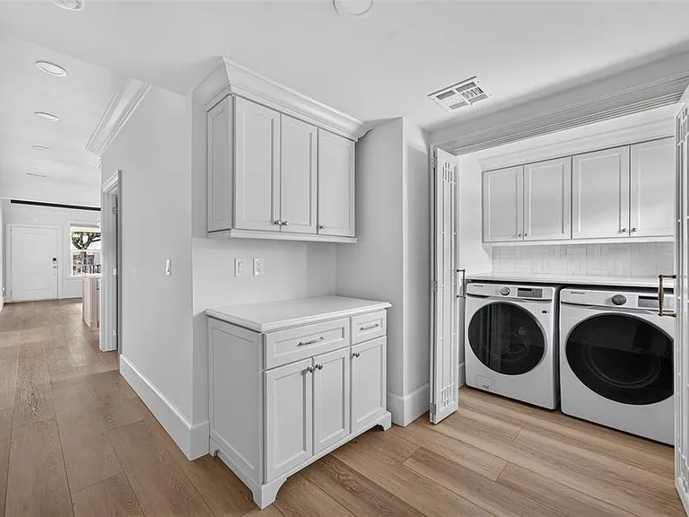 1225 E Amelia St — Photo 24