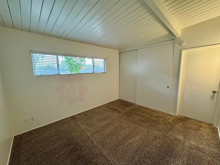 627 De La Vina St #7 — Photo 5
