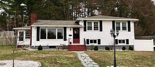 1st image of 7 Sherwood Hill Dr