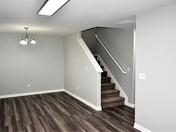 3rd image of 1109 Waterlyn Dr