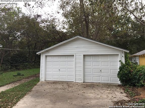 3rd image of 320 E White