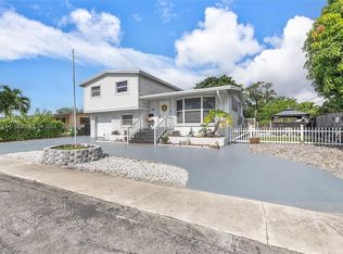160 McArthur Pkwy, Pembroke Pines, FL 33024