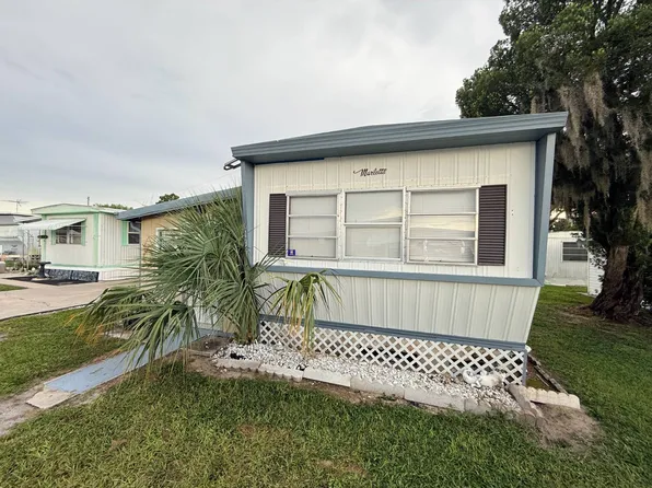 6139 Pleasant St, Zephyrhills, FL 33542
