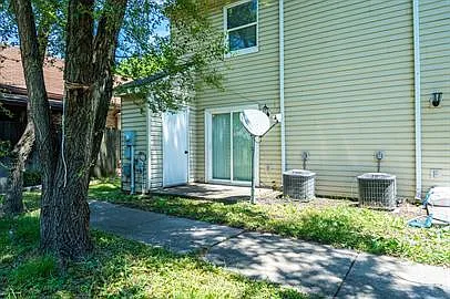 1309 S Senate Ave — Photo 16