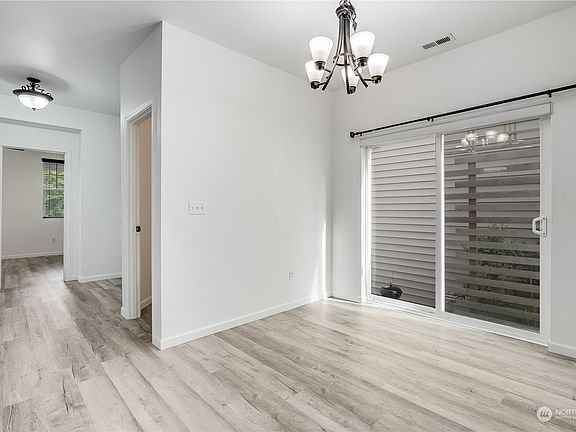 4th image of 4320 Edgewater Boulevard NE