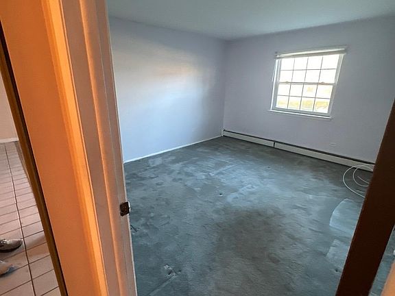 5th image of 18W140 Suffield Ct APT G106