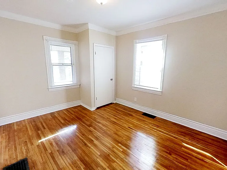 279 Pearl St — Photo 2