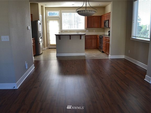 5th image of 122 Wild Rose Street