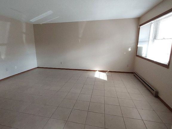 5th image of 1600 Aspen Dr APT 4