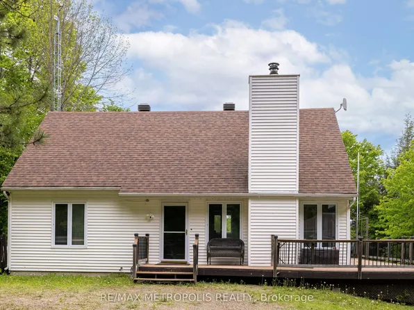 763 Narrows Lock Rd #114, Rideau Lakes, ON K0G 1V0