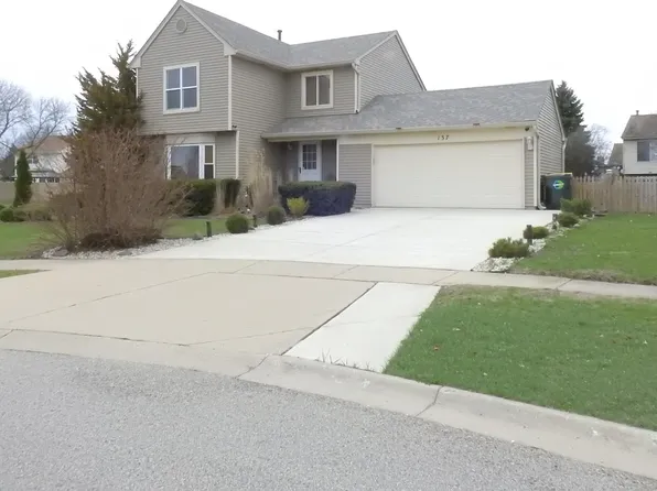 137 Filbert Dr, Streamwood, IL 60107
