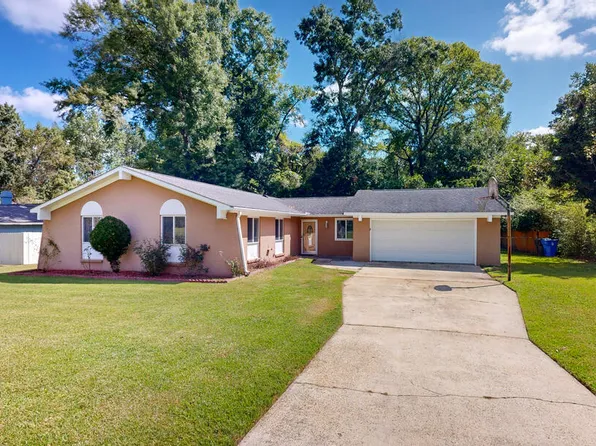 1102 Northfield Cir, Dothan, AL 36303