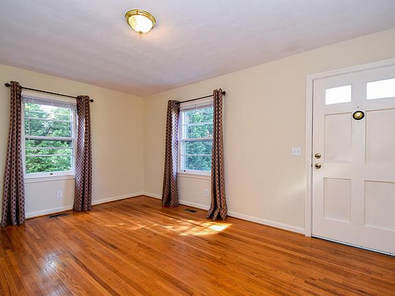 4th image of 2448 Berkley Ave SW