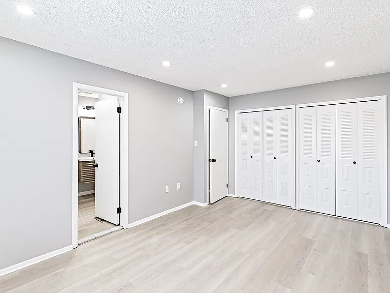 29 Chiswick Dr — Photo 5