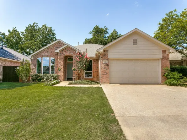 1411 Park Palisades Dr, Corinth, TX 76210