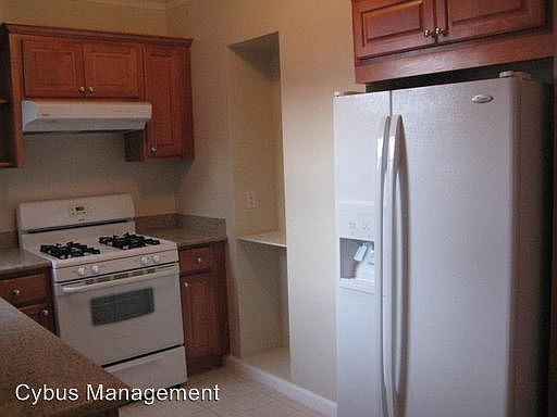 2nd image of 3037 Pierce St