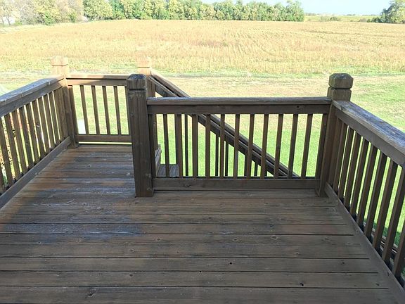 deck and no back neighbors