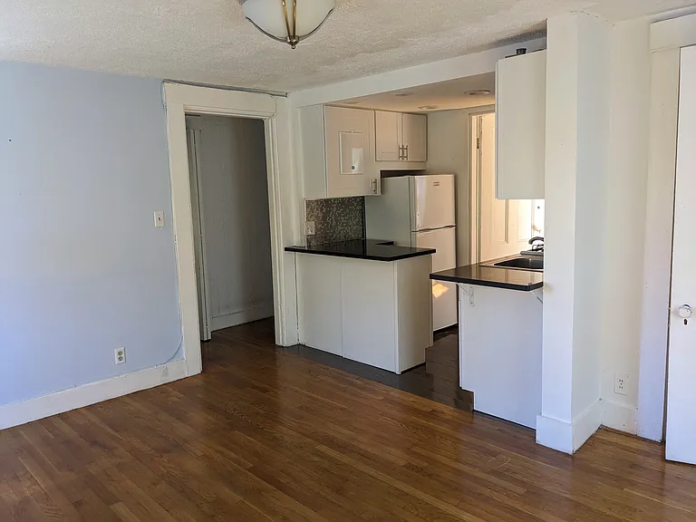 69 Dana St #6 — Photo 3