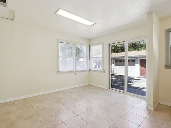 4th image of 8201 Appian Way