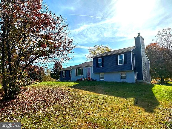 3rd image of 18846 Rosewood Dr
