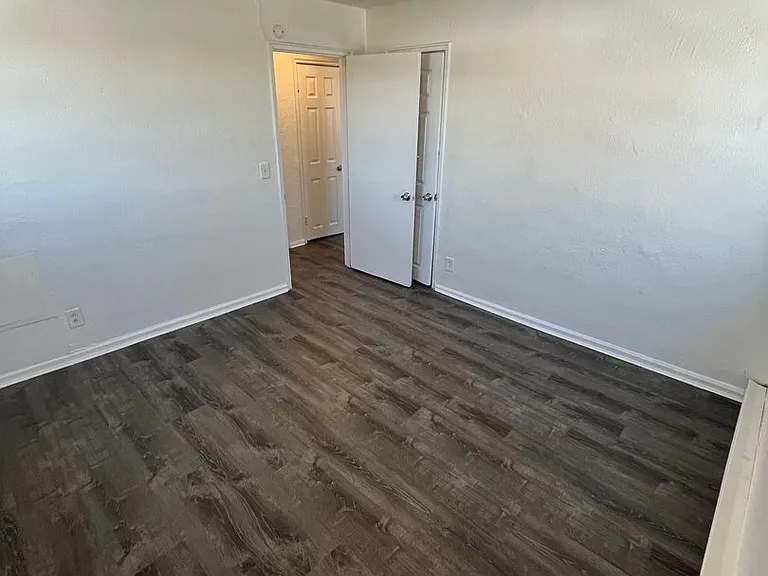 4056 Reading Rd — Photo 22