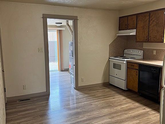 5th image of 966 Centennial Blvd