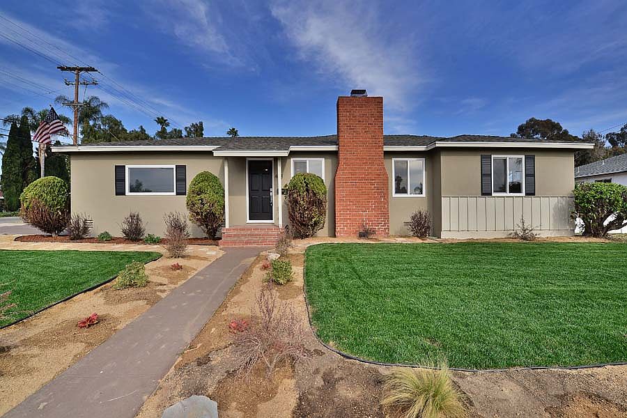 1st image of 403 Vista Way