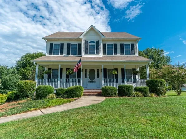 146 Windemere Dr, Advance, NC 27006