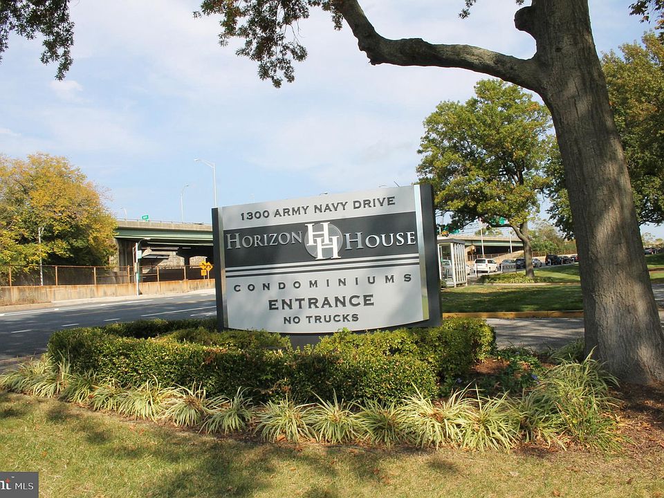1st image of 1300 Army Navy Dr APT 921