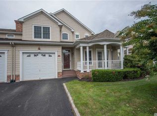 17 Daniels Way, Bay Shore, NY 11706