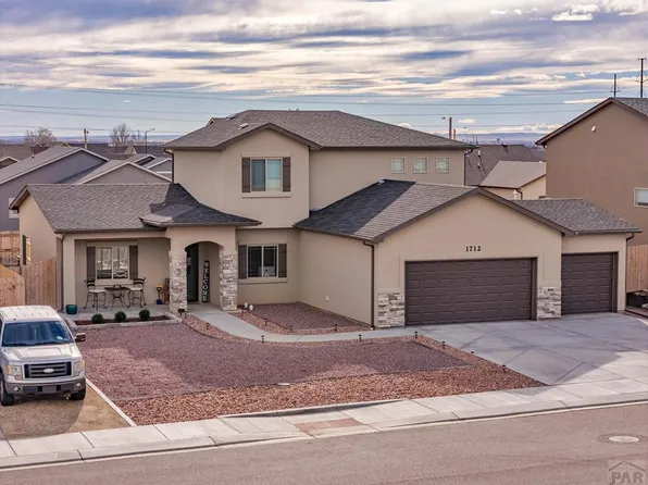 1712 Kingfisher Ln, Pueblo, CO 81008