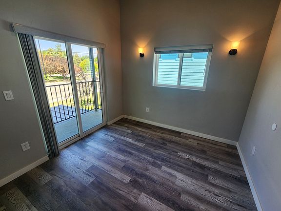 4th image of 1912 Sunny Ridge Rd